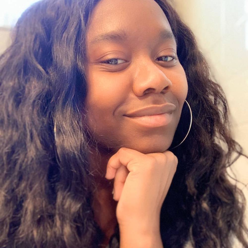 Meet your Posher, Danae